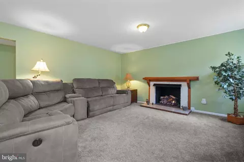 8718 Whitson Ct, Springfield, VA 22153 photo 21