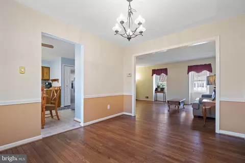 8718 Whitson Ct, Springfield, VA 22153 photo 7