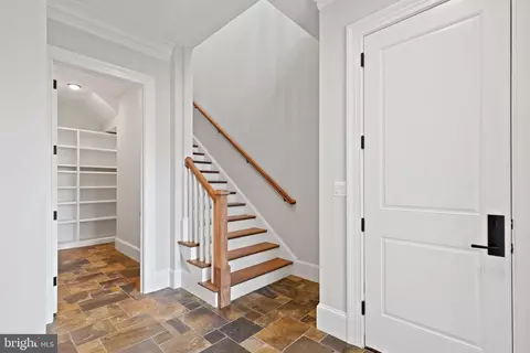 Entry Way - 1907 Bargo Ct, Mclean, VA 22101 photo 12 of 21
