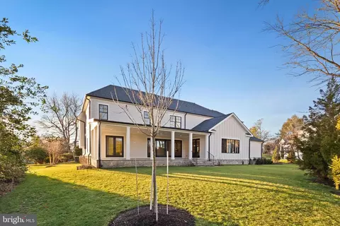 Exterior - 1907 Bargo Ct, Mclean, VA 22101 photo 7 of 11