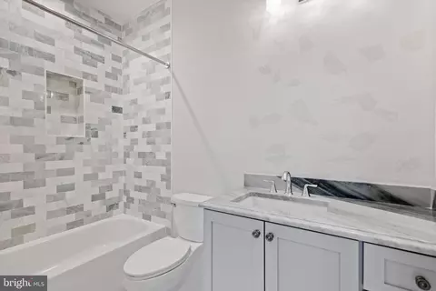 Bath - 1907 Bargo Ct, Mclean, VA 22101 photo 9 of 10