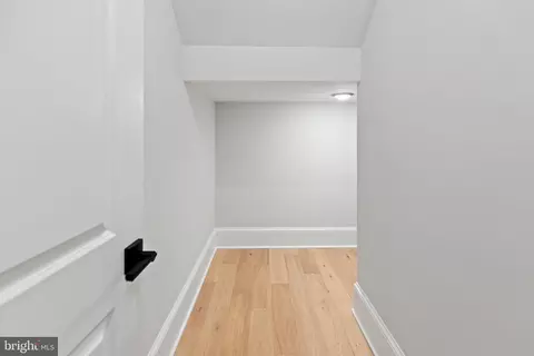 Entry Way - 1907 Bargo Ct, Mclean, VA 22101 photo 18 of 21