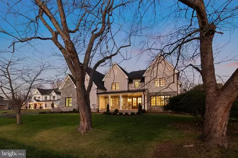 Exterior - 1907 Bargo Ct, Mclean, VA 22101 photo 9 of 11