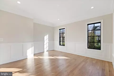 Living - 1907 Bargo Ct, Mclean, VA 22101 photo 2 of 13