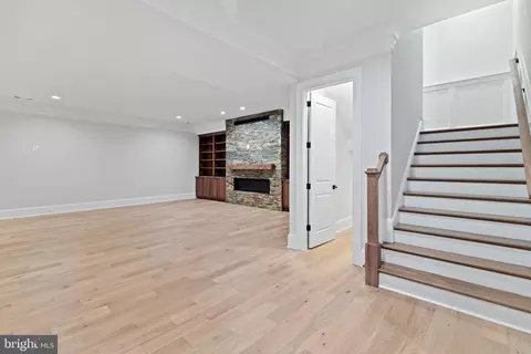 Living - 1907 Bargo Ct, Mclean, VA 22101 photo 10 of 13