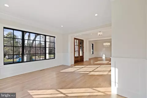 Living - 1907 Bargo Ct, Mclean, VA 22101 photo 3 of 13