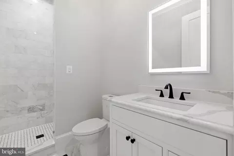 Bath - 1907 Bargo Ct, Mclean, VA 22101 photo 1 of 10