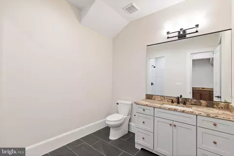 Bath - 1907 Bargo Ct, Mclean, VA 22101 photo 10 of 10