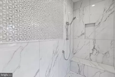 Bath - 1907 Bargo Ct, Mclean, VA 22101 photo 5 of 10