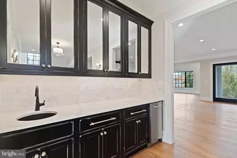Entry Way - 1907 Bargo Ct, Mclean, VA 22101 photo 6 of 21