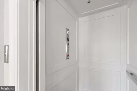 Entry Way - 1907 Bargo Ct, Mclean, VA 22101 photo 2 of 21