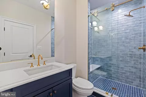 Bath - 1907 Bargo Ct, Mclean, VA 22101 photo 7 of 10