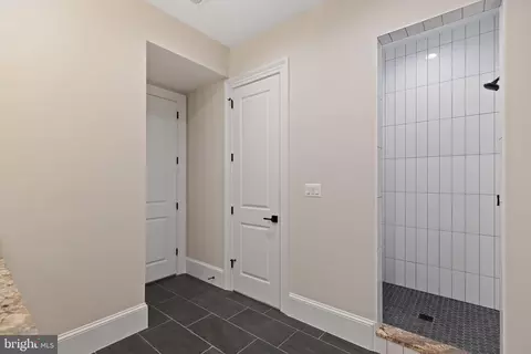 Entry Way - 1907 Bargo Ct, Mclean, VA 22101 photo 17 of 21