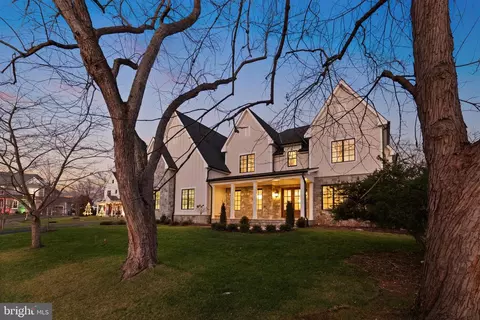 Exterior - 1907 Bargo Ct, Mclean, VA 22101 photo 4 of 11