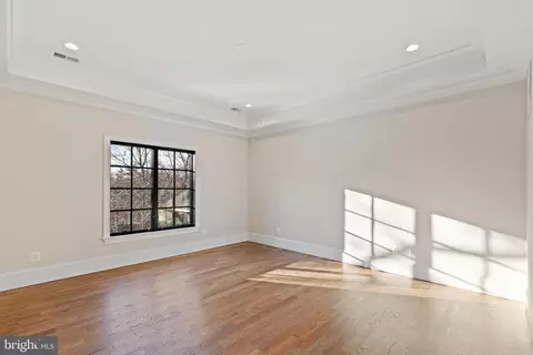 Bedroom - 1907 Bargo Ct, Mclean, VA 22101 photo 7 of 12
