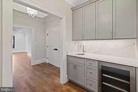 Entry Way - 1907 Bargo Ct, Mclean, VA 22101 photo 16 of 21