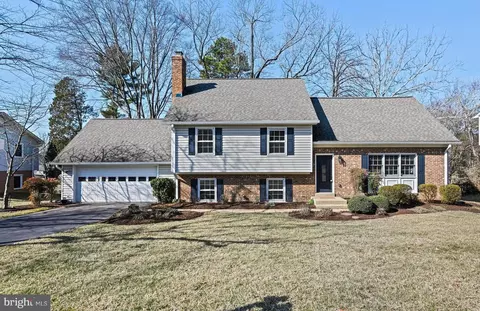 1728 Creek Crossing Rd, Vienna, VA 22182
