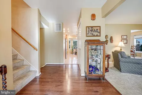 7006 Barnacle Pl, Burke, VA 22015 photo 5