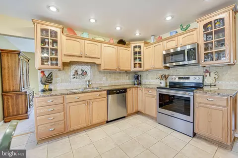 7006 Barnacle Pl, Burke, VA 22015 photo 8