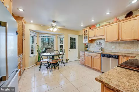7006 Barnacle Pl, Burke, VA 22015 photo 7
