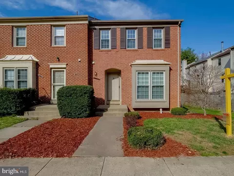 4751 Gainsborough Dr, Fairfax, VA 22032