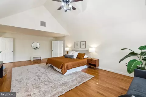 8702 Old Dominion Dr, Mclean, VA 22102 photo 23