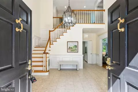 8702 Old Dominion Dr, Mclean, VA 22102 photo 4