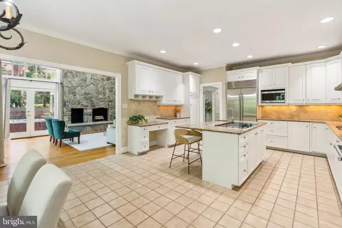 8702 Old Dominion Dr, Mclean, VA 22102 photo 14