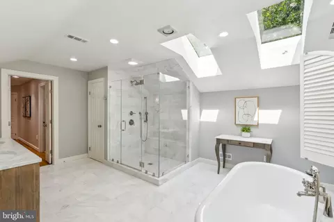 8702 Old Dominion Dr, Mclean, VA 22102 photo 28