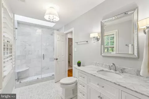 8702 Old Dominion Dr, Mclean, VA 22102 photo 34