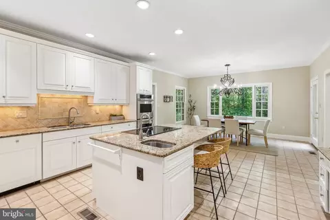 8702 Old Dominion Dr, Mclean, VA 22102 photo 13