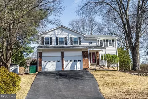 3609 Deerberry Ct, Fairfax, VA 22033