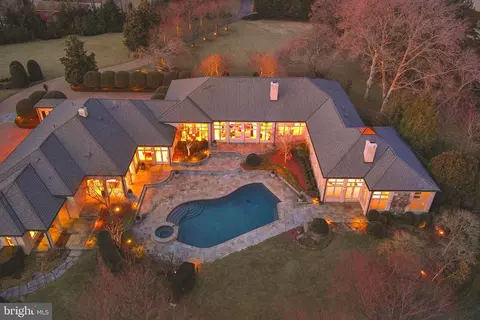 9619 Georgetown Pike, Great Falls, VA 22066