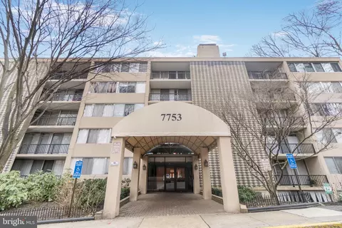 7753 Patriot Dr #2, Annandale, VA 22003