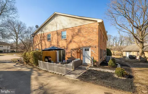 9739 Hagel Cir #48/C, Lorton, VA 22079