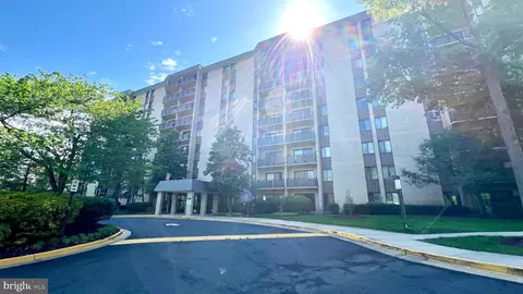 3101 S Manchester St #620, Falls Church, VA 22044