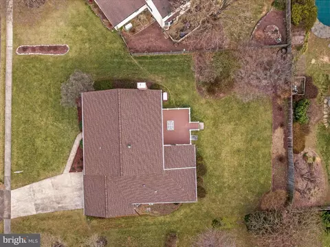 View/Area - 11922 Blue Spruce Rd, Reston, VA 20191 photo 3 of 5