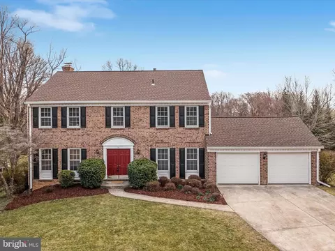 Exterior - 11922 Blue Spruce Rd, Reston, VA 20191 photo 2 of 13