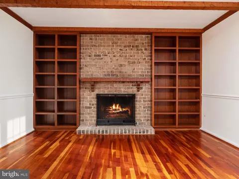 Living - 11922 Blue Spruce Rd, Reston, VA 20191 photo 2 of 9
