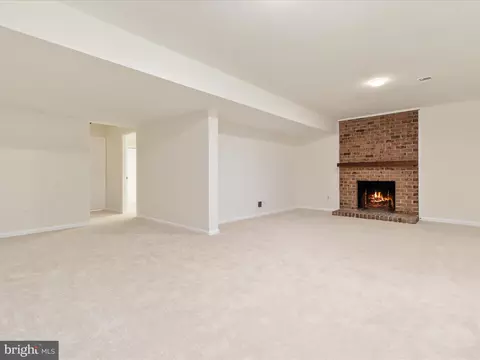 Living - 11922 Blue Spruce Rd, Reston, VA 20191 photo 9 of 9