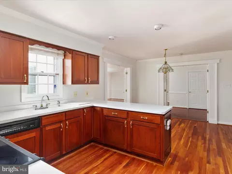 Kitchen - 11922 Blue Spruce Rd, Reston, VA 20191 photo 3 of 3