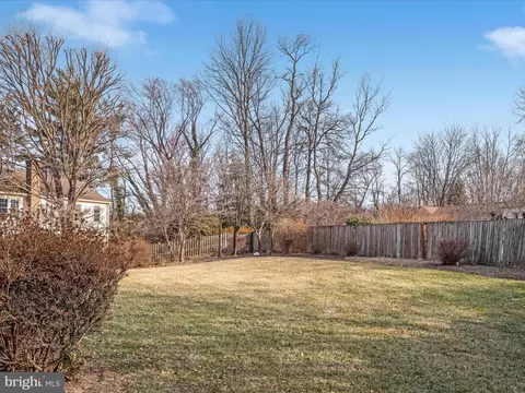 Exterior - 11922 Blue Spruce Rd, Reston, VA 20191 photo 4 of 13