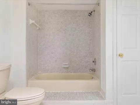 Bath - 11922 Blue Spruce Rd, Reston, VA 20191 photo 5 of 7
