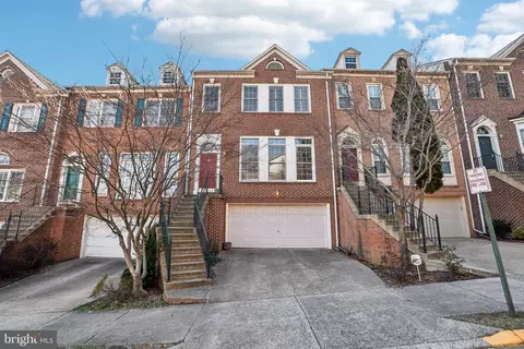 1806 Pollard Ter, Vienna, VA 22182