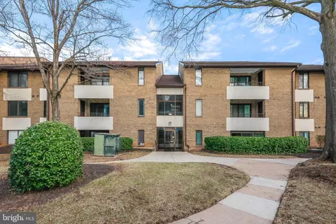 503 Florida Ave #103, Herndon, VA 20170