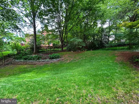 Exterior - 6100 Solitaire Way, Mclean, VA 22101 photo 7 of 10
