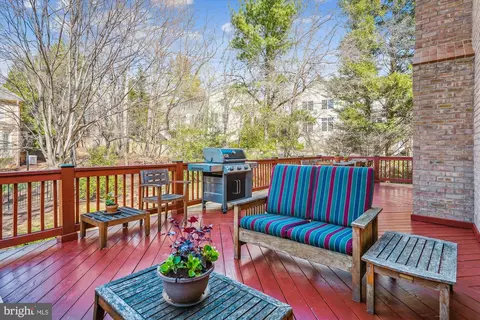 Exterior - 6100 Solitaire Way, Mclean, VA 22101 photo 4 of 10