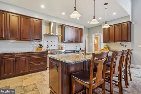 Kitchen - 6100 Solitaire Way, Mclean, VA 22101 photo 4 of 5
