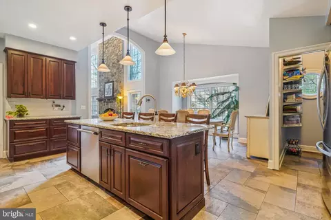 Kitchen - 6100 Solitaire Way, Mclean, VA 22101 photo 3 of 5