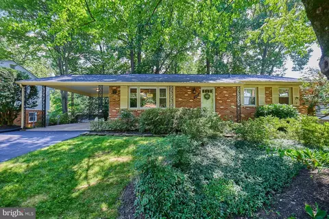 5009 Lone Oak Pl, Fairfax, VA 22032